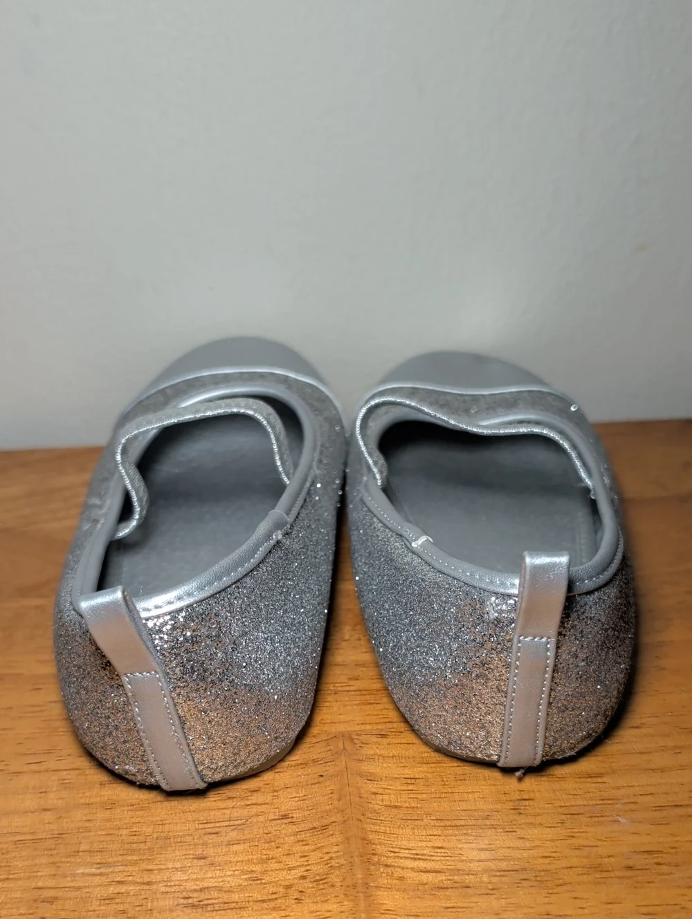 Disney Kids Silver Glitter Mary Jane Shoes Flats Girls Size 2